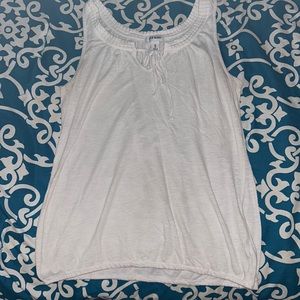 White tank top with scrunch at the bottom